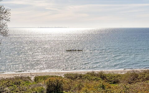 Stefan - 50M from the Sea: Cielo, Blu, Acqua, Risorse Idriche, Giorno, Corpo D'Acqua, Orizzonte, Mare, Costa