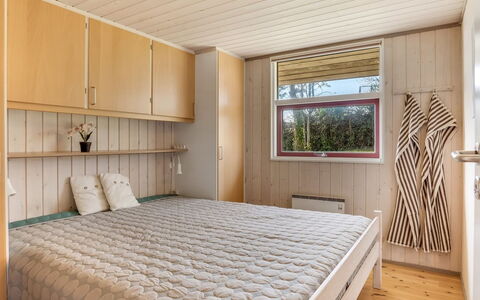 Stefan - 50M from the Sea: Interior Design, Legna, Pavimentazione, Pavimento, Mobilia, Soffitto, Camera, Camera Da Letto, Letto, Illuminazione