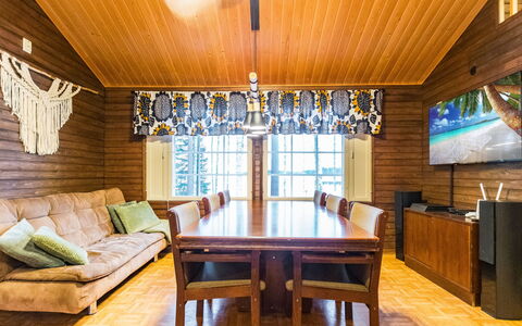 Järvitupa: Interior Design, Pavimentazione, Mobilia, Pavimento, Legna, Soffitto, Divano, Illuminazione, Camera, Soggiorno