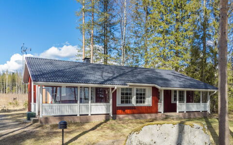 Järvitupa: Mobilia, Interior Design, Pavimentazione, Pavimento, Tavolo, Soffitto, Cucina & Sala Da Pranzo Tavolo, Illuminazione, Sedia, Casa