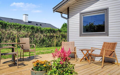 Jani - 620M from the Sea: Arbusto, Casa, Casa, Raccordo, Lotto, Villetta, Giardino, Porta, Groundcover, Deck
