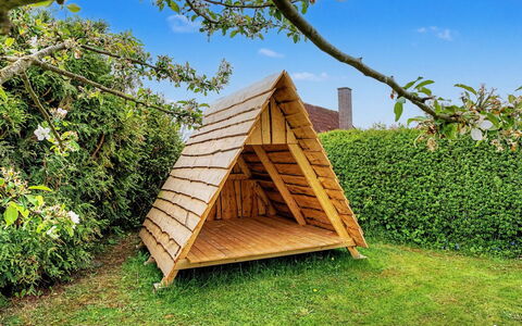 Jarik - 340M from the Sea: Legna, Capanna, Latifoglie, Log Cabin, Giardino, Plank, Materiali Naturali, Capannone, Legname