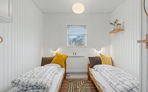 Jarik - 340M from the Sea: Legna, Pavimentazione, Pavimento, Soffitto, Interior Design, Camera Da Letto, Letto, Camera, Bedding, Lenzuolo