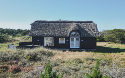 Yanne - 1Km from the Sea