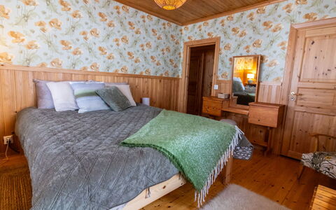 Ohola: Interior Design, Camera Da Letto, Pavimentazione, Letto, Mobilia, Lenzuolo, Pavimento, Legna, Bedding, Soffitto