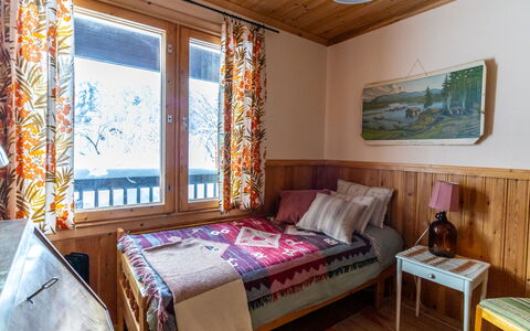 Ohola: Interior Design, Legna, Pavimentazione, Mobilia, Pavimento, Camera Da Letto, Camera, Soffitto, Lenzuolo, Letto