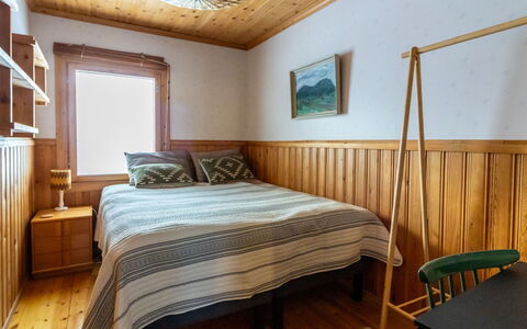 Ohola: Pavimentazione, Pavimento, Camera Da Letto, Interior Design, Legna, Letto, Lenzuolo, Bedding, Mobilia, Soffitto