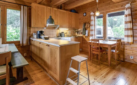 Ohola: Legna, Cucina, Mobilia, Controsoffitto, Villetta, Casa, Casa, Soffitto, Interior Design, Latifoglie
