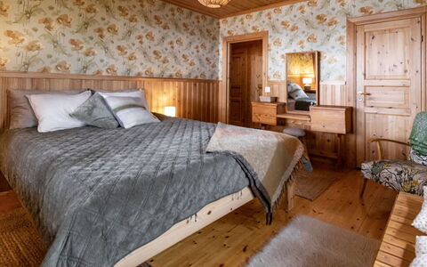 Ohola: Interior Design, Mobilia, Camera Da Letto, Pavimentazione, Letto, Legna, Pavimento, Lenzuolo, Soffitto, Bedding