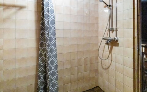 Ohola: Pavimentazione, Parete, Pavimento, Bagno, Soffione Doccia, Piastrella, Doccia, Idraulico Fixture, Materiale Composito, Idraulico