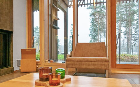 Villa Sinikka 1: Legna, Interior Design, Pavimentazione, Pavimento, Mobilia, Pavimento In Legno, Latifoglie, Color Legno, Sedia, Soggiorno