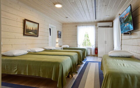 Villa Ruuska: Legna, Pavimentazione, Pavimento, Mobilia, Interior Design, Soffitto, Camera, Camera Da Letto, Latifoglie, Letto