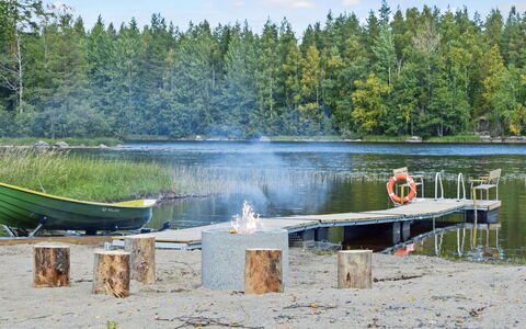 Villa Ruuska: Acqua, Albero, Natura, Ambiente Naturale, Alveo, Banca, Riflessione, Lago, Foresta, Dock