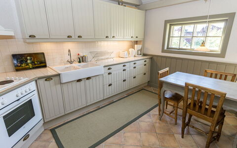Gammelgård Jahtimaja: Legna, Pavimentazione, Cucina, Interior Design, Cabinetry, Pavimento, Controsoffitto, Soffitto, Casa, Elettrodomestico Da Cucina