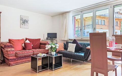 Holiday Apt. T: Mobilia, Divano, Interior Design, Pavimentazione, Appartamento, Pavimento, Soggiorno, Soffitto, Camera