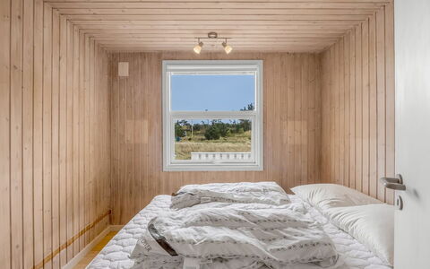 Sighfrith - 500M from the Sea: Parete, Camera Da Letto, Legna, Pavimentazione, Pavimento, Interior Design, Letto, Soffitto, Lenzuolo, Bedding