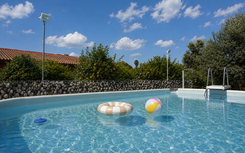 Villa Mameli: Blu, Piscina, Mobili Da Esterno, Materiale Composito, Ricorrere, Tempo Libero, Shade, Eco Hotel, Ombrello, Giochi D'Acqua