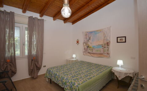 Villa Mameli: Mobilia, Interior Design, Letto, Camera Da Letto, Parete, Pavimento, Pavimentazione, Lenzuolo, Legna, Camera