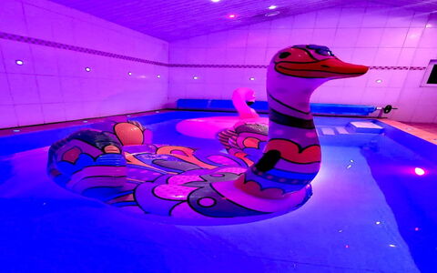Wenke - 300M to the Fjord: Blu, Piscina, Design, Notte, Centro Ricreativo