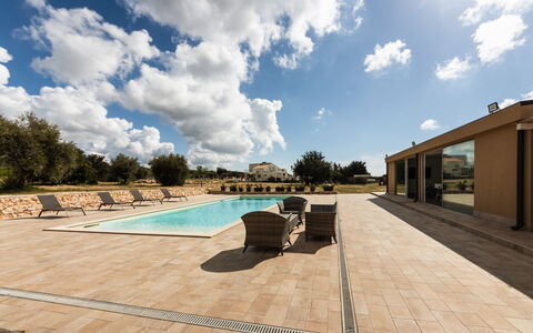 Villa Meti: Estate, Shade, Design, Landscaping, Piscina, Piastrella
