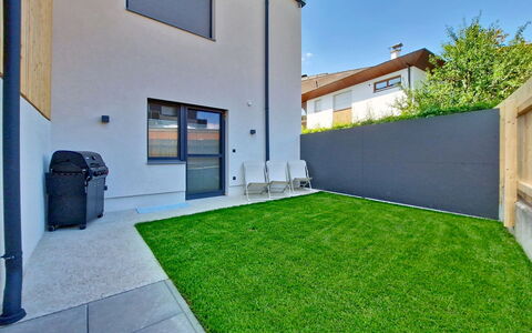 A3: Giardino, Prato, Backyard, Cortile, Erba Sintetica, Landscaping, Cortile, Shade, Driveway, Passerella