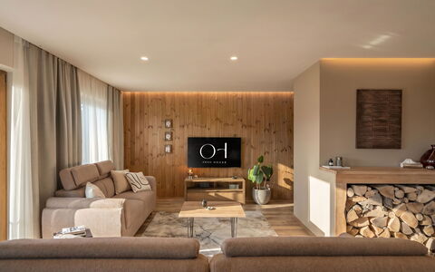 Holiday Home Orso House: Mobilia, Interior Design, Pavimentazione, Divano, Pavimento, Parete, Soggiorno, Legna, Soffitto, Camera