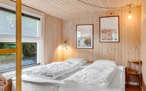 Brunetta - 200M to the Fjord: Legna, Interior Design, Camera Da Letto, Soffitto, Pavimentazione, Mobilia, Pavimento, Letto, Camera, Casa