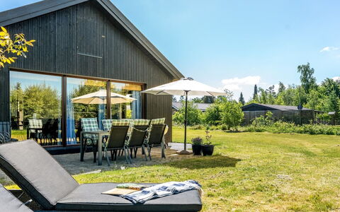 Tjerk - 900M from the Sea: Tetto, Casa, Casa, Villetta, Porta, Raccordo, Deck, Portico, Plank, Latifoglie