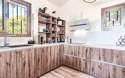 Mare Serena: Cucina, Legna, Controsoffitto, Interior Design, Cabinetry, Mobilia, Elettrodomestico Da Cucina, Pavimentazione, Lavello, Apparecchio Major