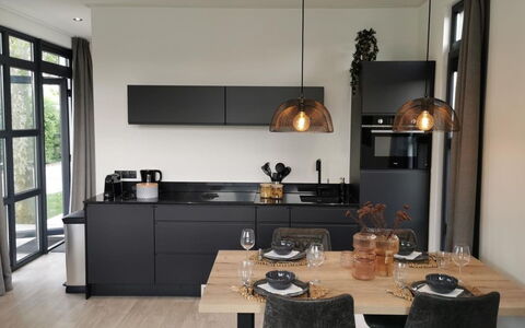 De Witte Parel: Cucina, Controsoffitto, Interior Design, Mobilia, Lampada, Pavimentazione, Soffitto, Illuminazione, Elettrodomestico Da Cucina, Cabinetry