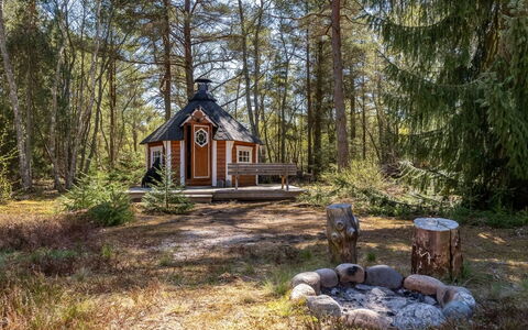 Jooseppi - 4.8Km from the Sea: Albero, Legna, Villetta, Foresta, Log Cabin, Woodland, Larice, Edifici Giardino, Capanna, Capannone