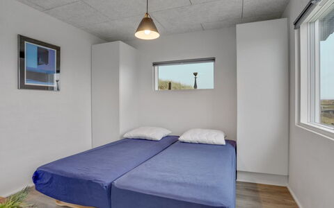 Eicke - 20M from the Sea: Parete, Pavimento, Pavimentazione, Soffitto, Interior Design, Camera Da Letto, Camera, Mobilia, Appartamento, Letto