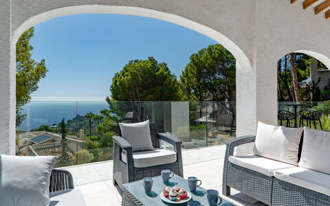 Preciados: Mobilia, Sedia, Mobili Da Esterno, Interior Design, Tavolo, Casa, Ricorrere, Balcone, Eco Hotel, Shade