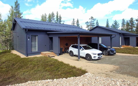 Saariselän Aavahelmi a: Box Auto, Villetta, Raccordo, Veicolo Di Lusso, Driveway, Edifici Giardino, Capannone, Porta Del Garage