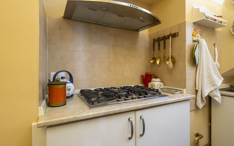 La Quiete: Elettrodomestico Da Cucina, Cucina, Apparecchio Major, Cucina Stufa, Controsoffitto, Stufa, Stufa A Gas, Piano Cottura, Elettrodomestico, Interior Design