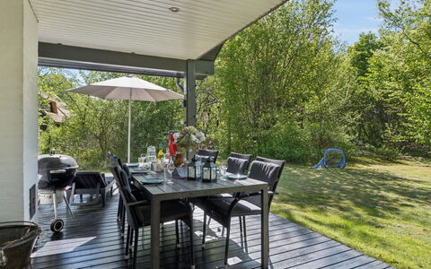 Thorvor - 900M from the Sea: Mobilia, Sedia, Mobili Da Esterno, Tavolo, Portico, Cucina & Sala Da Pranzo Tavolo, Tavolo Esterno, Shade, Deck, Terrazza
