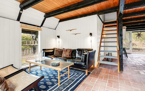 Arendine - 250M from the Sea: Legna, Pavimentazione, Mobilia, Pavimento, Interior Design, Soffitto, Pavimento In Legno, Latifoglie, Sedia, Soggiorno