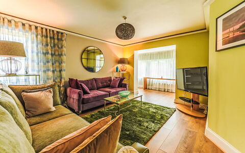 Meadfoot View: Albero, Casa, Casa, Arbusto, Villetta, Estate, Foresta, Larice, Woodland