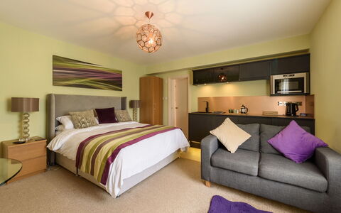 Warberries: Mobilia, Interior Design, Pavimentazione, Pavimento, Parete, Camera Da Letto, Letto, Camera, Legna, Soffitto