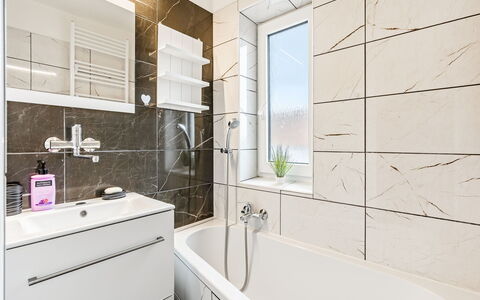 Happy Home: Pavimentazione, Idraulico Fixture, Interior Design, Bagno, Pavimento, Idraulico, Piastrella, Rubinetto, Lavello
