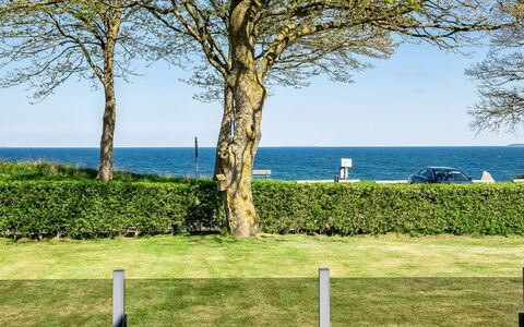 Therkil - 50M from the Sea: Acqua, Risorse Idriche, Corpo D'Acqua, Roccia, Costa, Paesaggio Naturale, Promontorio, Costiera E Morfologie Oceanic, Terreno, Promontorio