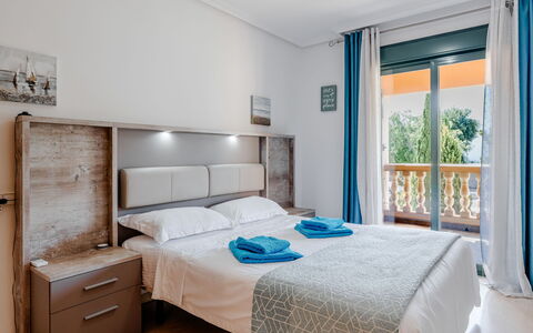 Jávea 455: Letto, Camera Da Letto, Mobilia, Interior Design, Bedding, Lenzuolo, Casa, Appartamento, Pavimento, Camera