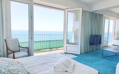 Le Grand Lambert: Blu, Mobilia, Mare, Camera Da Letto, Oceano, Biancheria, Appartamento, Letto, Bedding, Lenzuolo