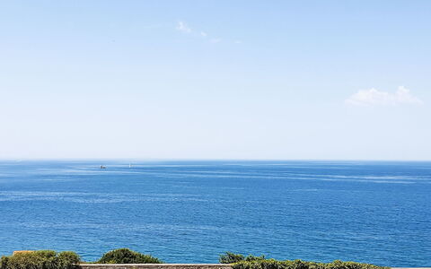 Le Grand Lambert: Cielo, Blu, Acqua, Risorse Idriche, Orizzonte, Giorno, Corpo D'Acqua, Mare, Estate