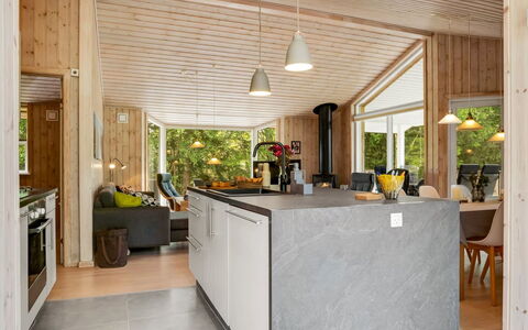 Uma - from the Sea: Pavimentazione, Interior Design, Cucina, Legna, Controsoffitto, Soffitto, Pavimento, Mobilia, Elettrodomestico Da Cucina, Elettrodomestico