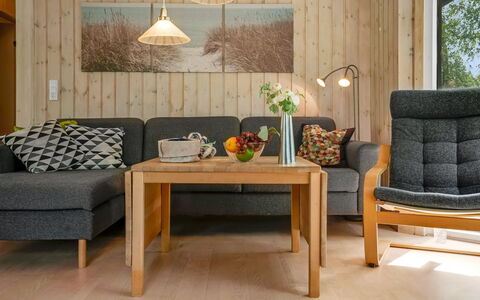 Uma - from the Sea: Mobilia, Pavimentazione, Interior Design, Pavimento, Legna, Pavimento In Legno, Tavolo, Soggiorno, Camera, Sedia