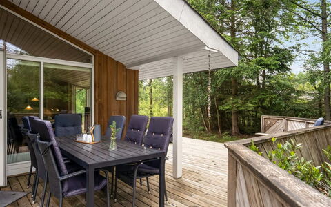 Uma - from the Sea: Legna, Latifoglie, Portico, Pavimento In Legno, Plank, Color Legno, Casa, Deck, Villetta, Edifici Giardino