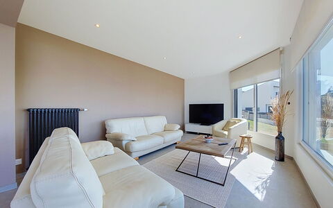 4 Mouettes: Interior Design, Pavimentazione, Pavimento, Soffitto, Mobilia, Camera, Illuminazione, Casa, Divano, Soggiorno