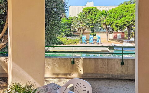 Nautica: Shade, Giardino, Cortile, Balcone, Landscaping, Backyard, Hacienda, Cortile, Mobili Da Esterno, Eco Hotel