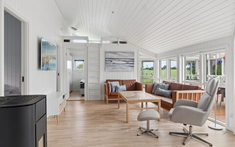 Saku - 375M from the Sea: Interior Design, Pavimentazione, Legna, Pavimento, Soffitto, Mobilia, Divano, Pavimento In Legno, Soggiorno, Casa